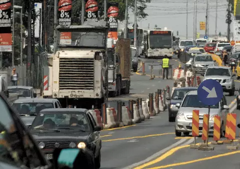 Cât să mai răbdăm,  domnilor?
