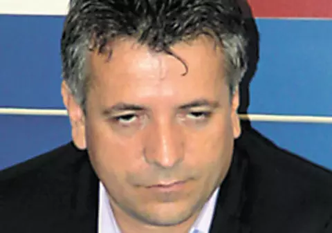 Băsescu, făcut beţivan de un ales local