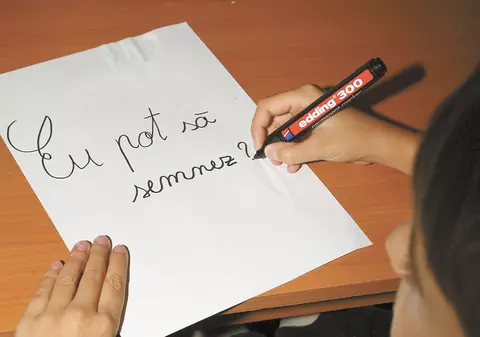 Elevi de 8 ani, obligaţi să semneze procese verbale