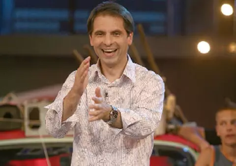 Dan Negru cumpără haine ieftine din Belgrad