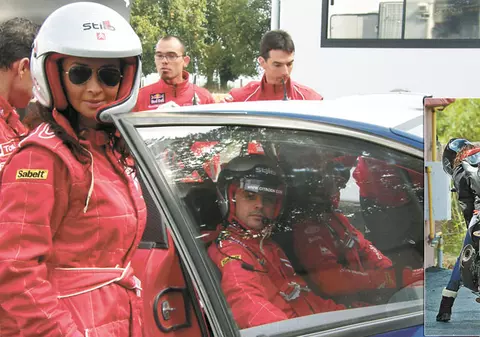 Vedetele caută senzaţii tari la cursele de maşini şi de motociclete