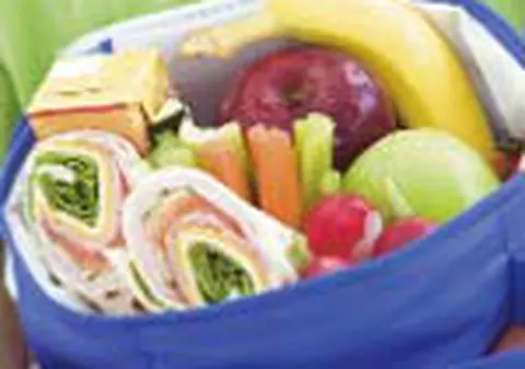 Painea integrala si carnea de pui sau cea de peste, recomandate de specialisti