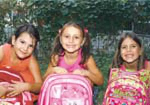 'O sa iau  papusa in ghiozdan!'