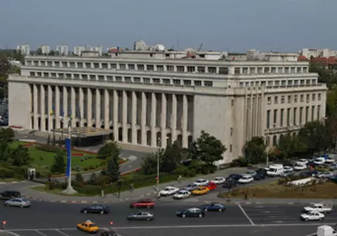 Nu toate instituţiile publice vor acorda bonuri de masă în 2009