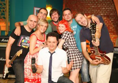 La mulţi ani, ”Happy Hour”!!