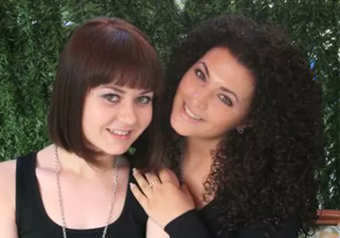 Au descoperit că sunt verişoare la Megastar!