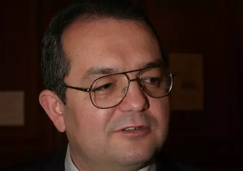 Emil Boc ameninţă cu moţiunea de cenzură