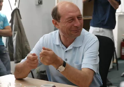 Basescu a primit un bici cadou de Sfântul Dumitru