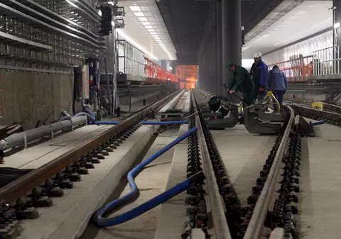 Construcţia unei linii de metrou a durat 25 de ani în Polonia