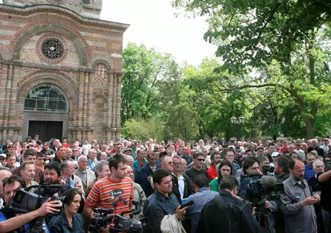 Sute de oamenii s-au călcat în picioare pe Dealul Mitropoliei