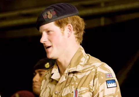 Prinţul Harry visează să piloteze elicoptere în armata britanică