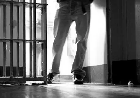 Va intra la puşcărie din dragoste pentru anchetatoare!