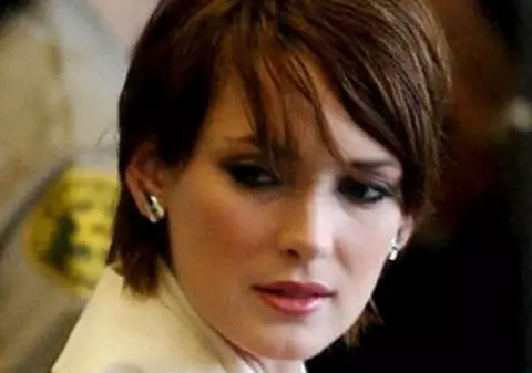 Winona Ryder împlineşte azi 37 de ani