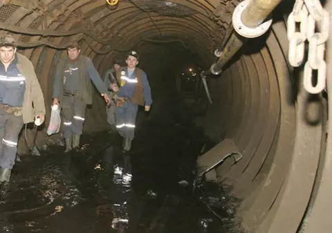 Minerii asaltează Parlamentul României