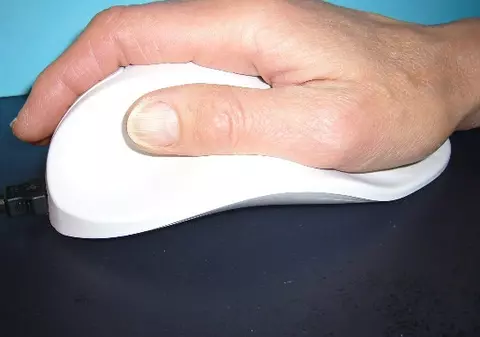 Hackerul ”Vlăduţ”, deferit justiţiei