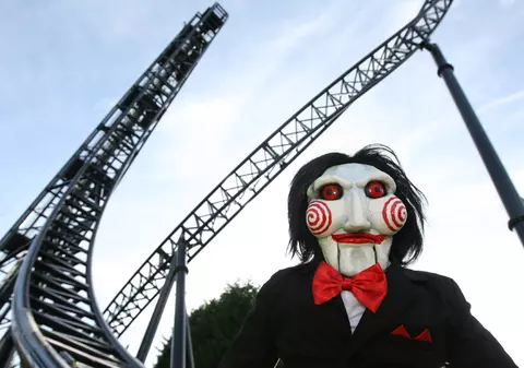 Englezii fac un rollercoaster bazat pe filmul "Puzzle mortal" (SAW)