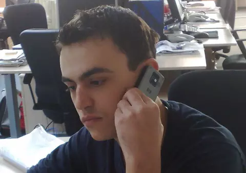 Telefoanele mobile pot provoca erupţii alergice