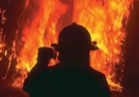 Incendiu puternic în centrul Bucureştiului