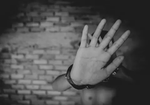 Tatăl băiatului bătut de procurorul de la DNA către poliţişti: "De ce m-aţi amendat?"