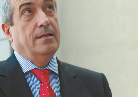 Guvernul calcă din nou strâmb  