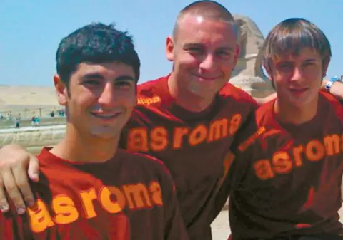 I-au «adoptat» vedetele italiene