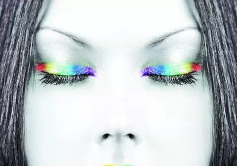 Visaţi în culori sau alb-negru?