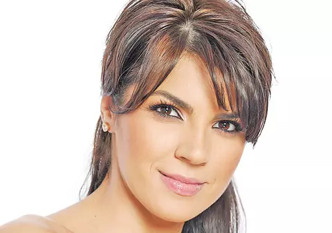 Irina Nicolae (ex-A.S.I.A.) şi-a pus pe internet pozele din călătorii