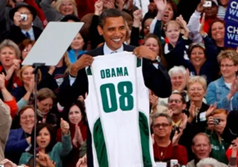 Obama a aşteptat rezultatele votului jucând baschet