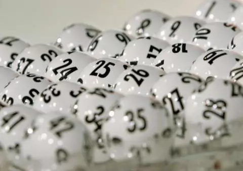 Loto: Două persoane împart potul de 5 milioane de euro!