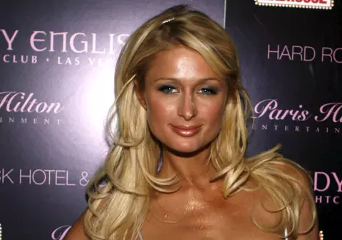 Paris Hilton se visează prinţesă