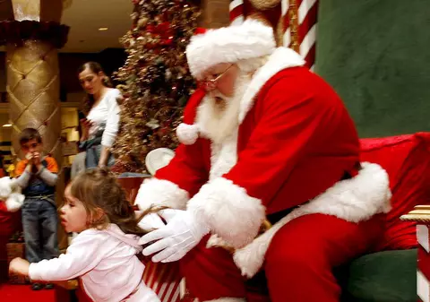 Scrieţi-i lui Moş Crăciun!