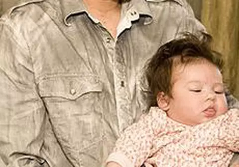 ”Bărbatul însărcinat” vorbeşte în premieră despre cartea sa