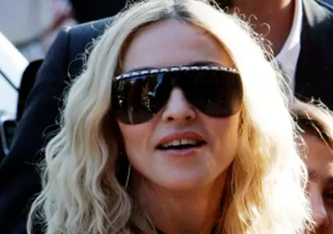 Madonna vrea să ridice o şcoală de fete în Malawi
