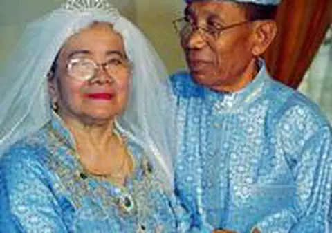 S-a recăsătorit cu fosta soţie, după 53 de ani de la divorţ