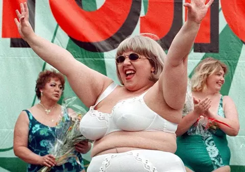 Femeile obeze sunt stresate, fidele şi comit ilegalităţi