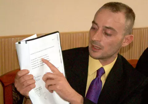 Mazăre îl dă în judecată pe Orban