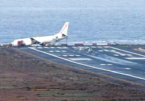 Un avion era să aterizeze în ocean