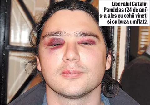 S-au cotonogit pe stradă