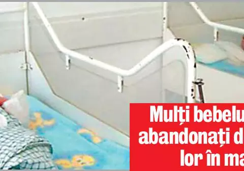 Îşi abandonează bebeluşii pentru că nu au cu ce să îi crească