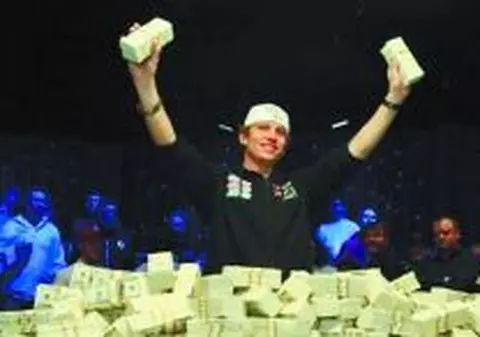 A câştigat 9 milioane de dolari la poker