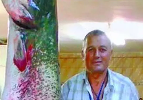 A prins un peşte de 102 kg