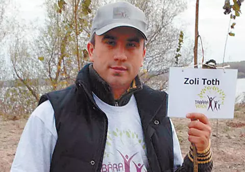 Zoli de la Sistem a plantat plopi în Lunca Dunării