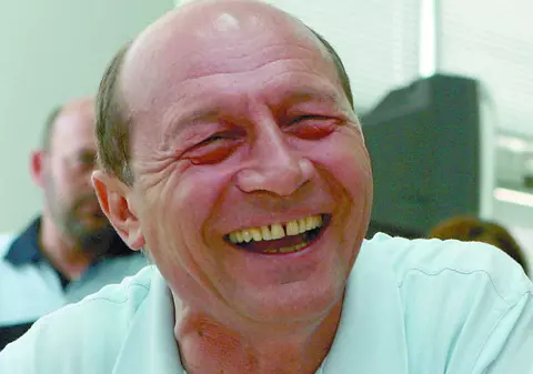 Băse, mort după brânză şi roşii