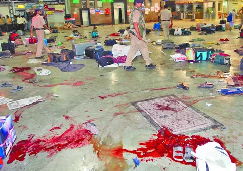 Au ciuruit 125 oameni la Mumbai