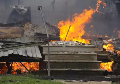 Un copil de 2 ani a ars de viu, din neglijenţa mamei sale