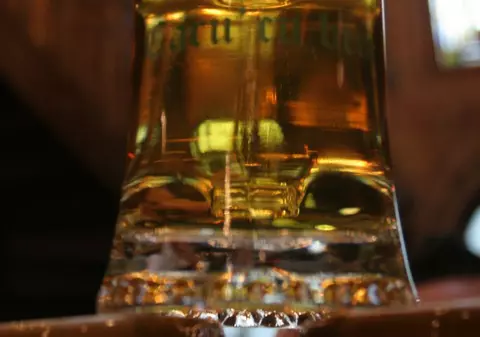 "Militarii germani din Afganistan sunt prea graşi din cauza berii" 