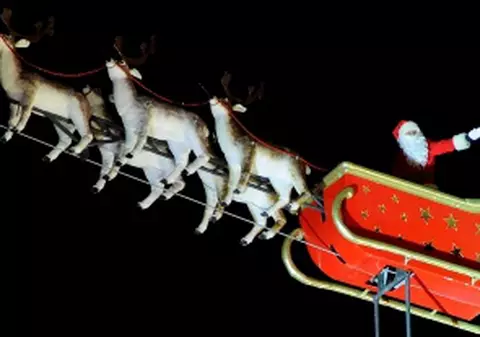 I-a făcut să plângă când le-a spus că nu există Moş Crăciun