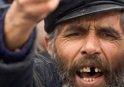 Ţiganii protestează în Franţa: ”Vrem să muncim!”