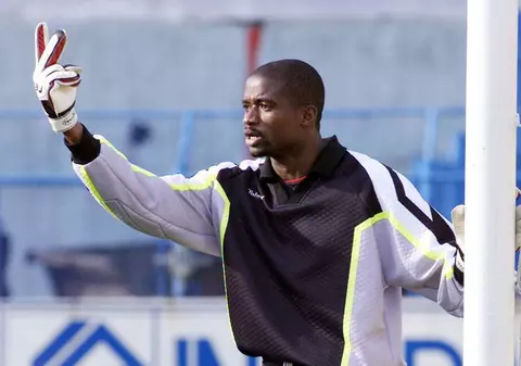 Dossey a fost înmormântat