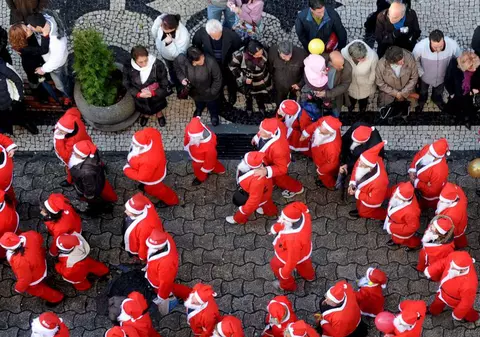 Maratonul Moşilor Crăciun de la Roma